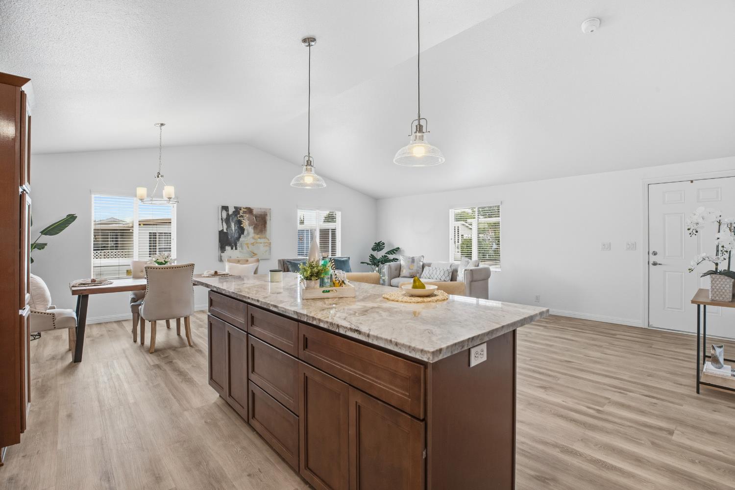 2621 Prescott Rd #246, Modesto, CA 95350