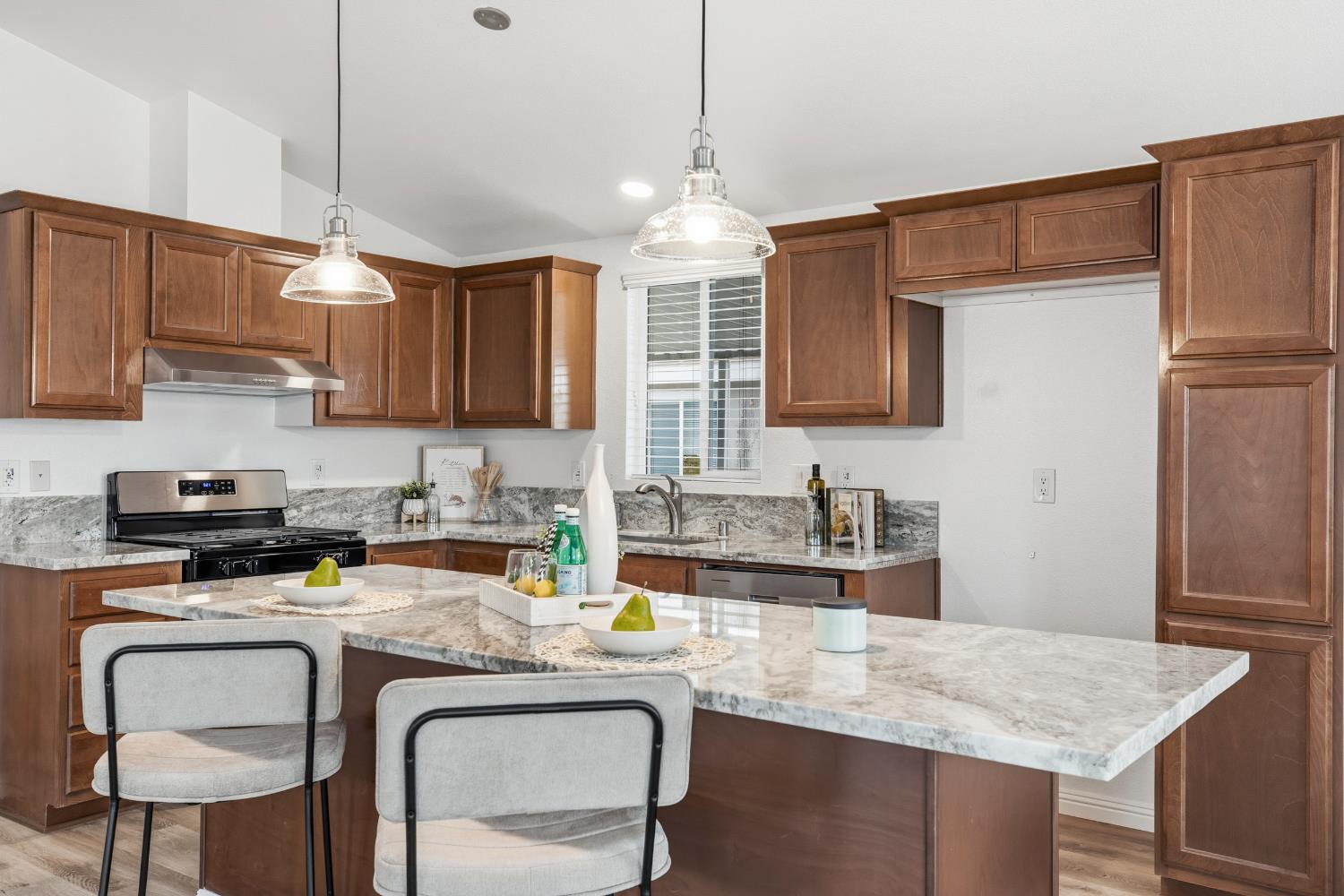 2621 Prescott Rd #246, Modesto, CA 95350