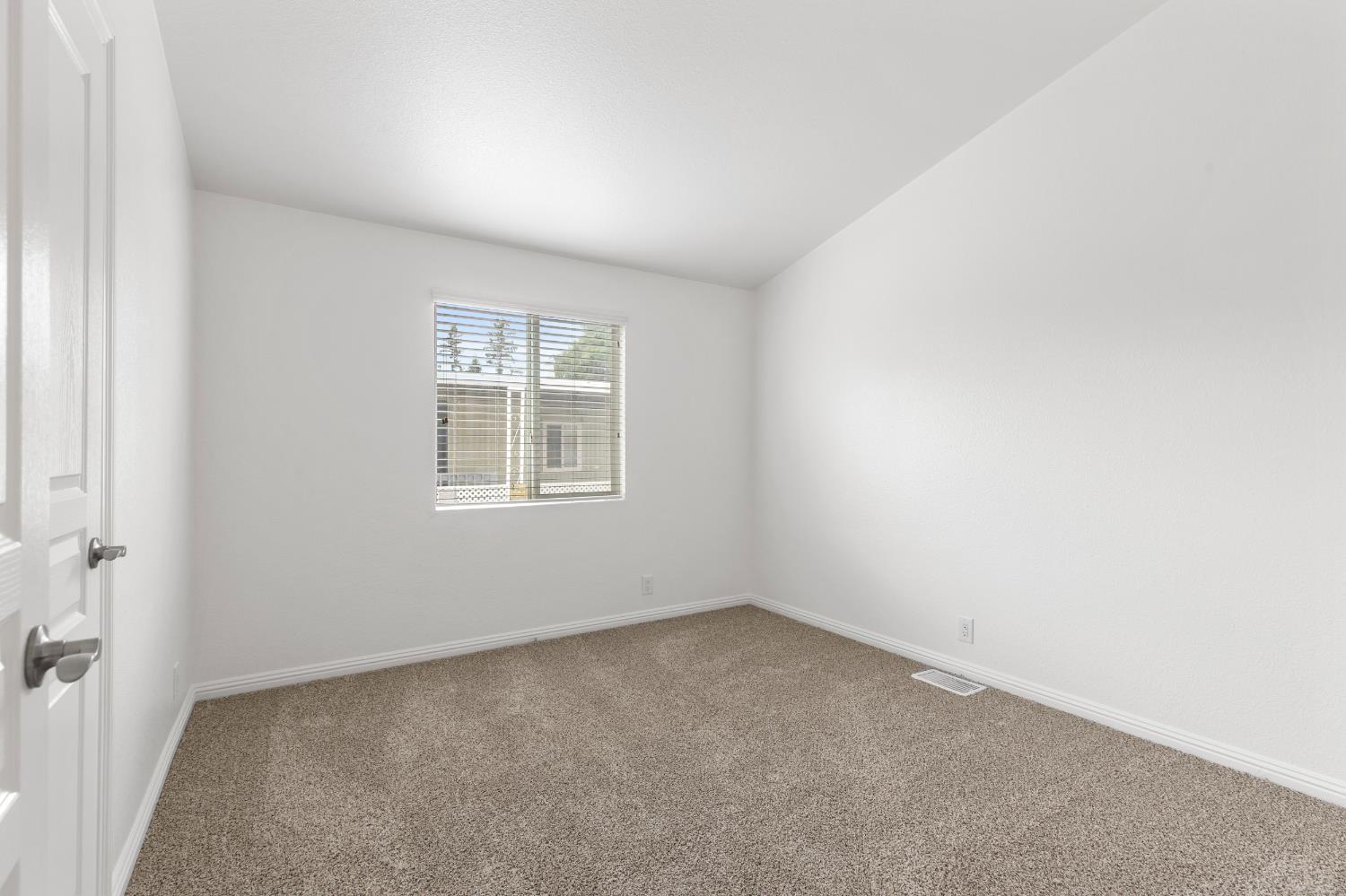 2621 Prescott Rd #246, Modesto, CA 95350