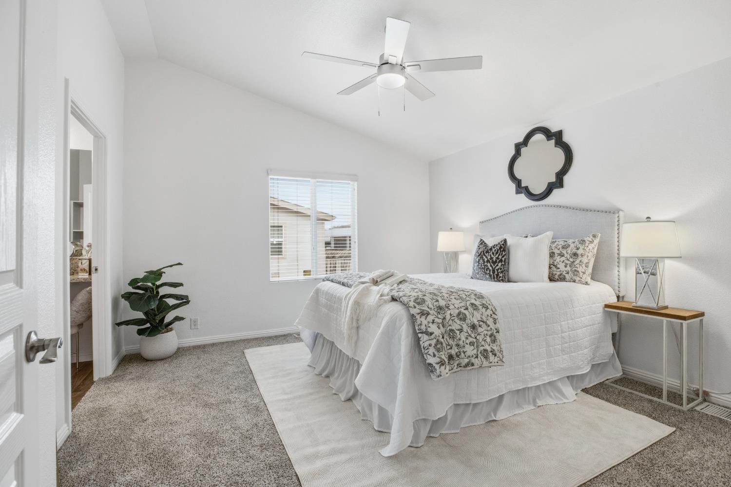 2621 Prescott Rd #246, Modesto, CA 95350