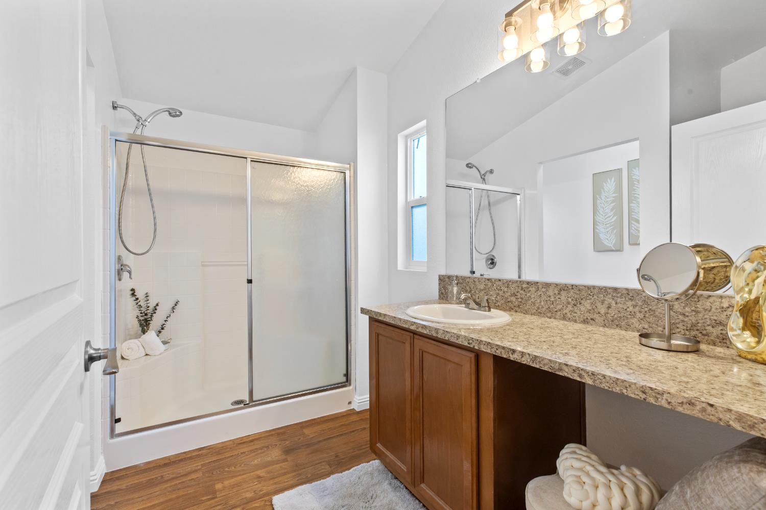 2621 Prescott Rd #246, Modesto, CA 95350