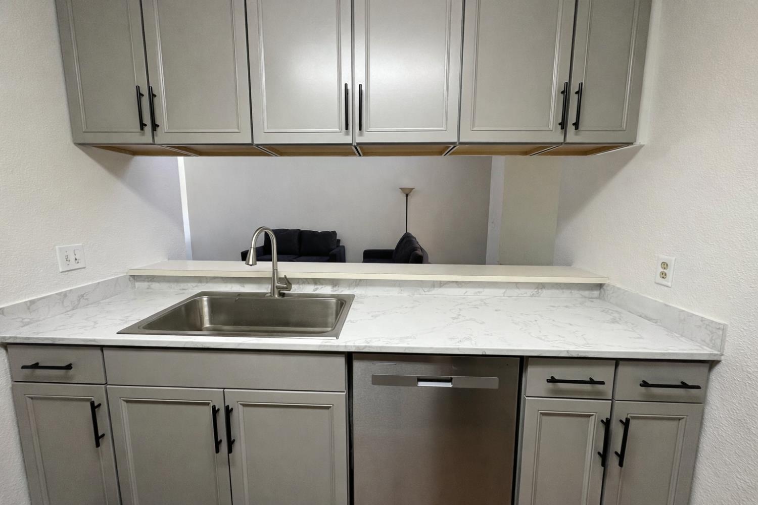 2900 Andre Ln #241, Turlock, CA 95382