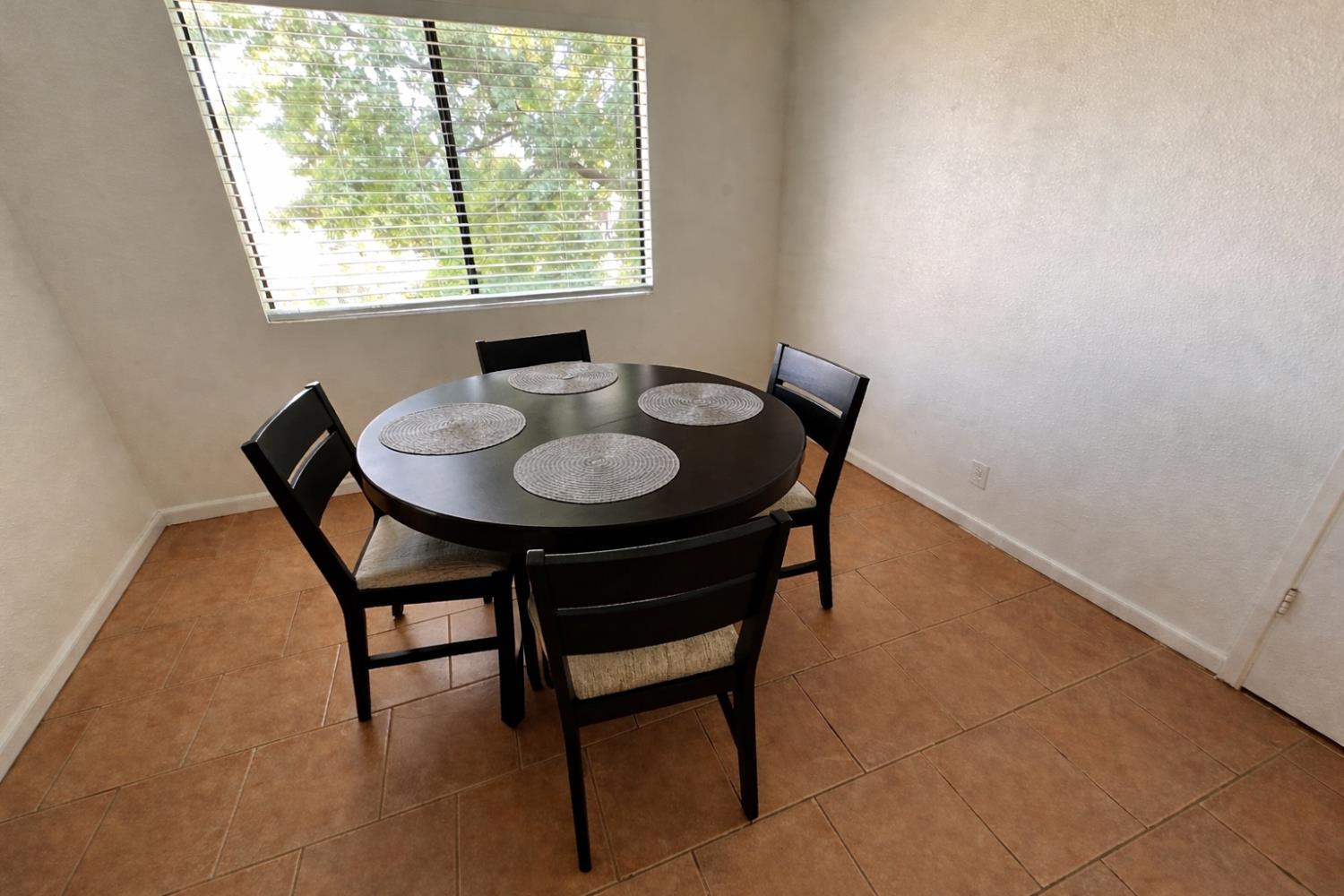 2900 Andre Ln #241, Turlock, CA 95382