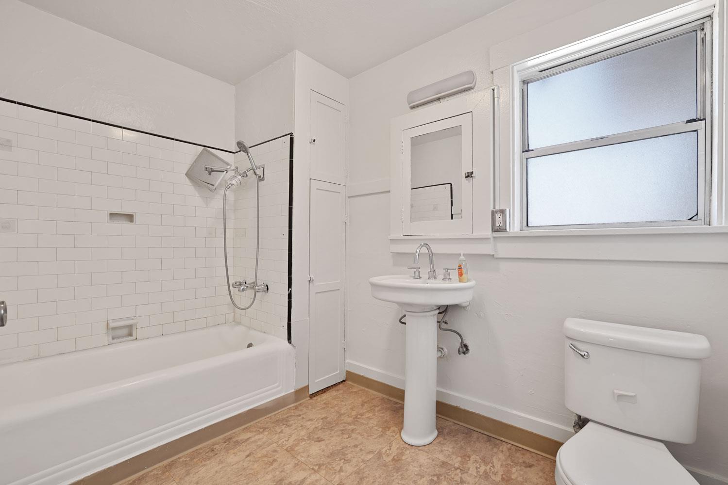 3443 Kansas Ave, Modesto, CA 95358