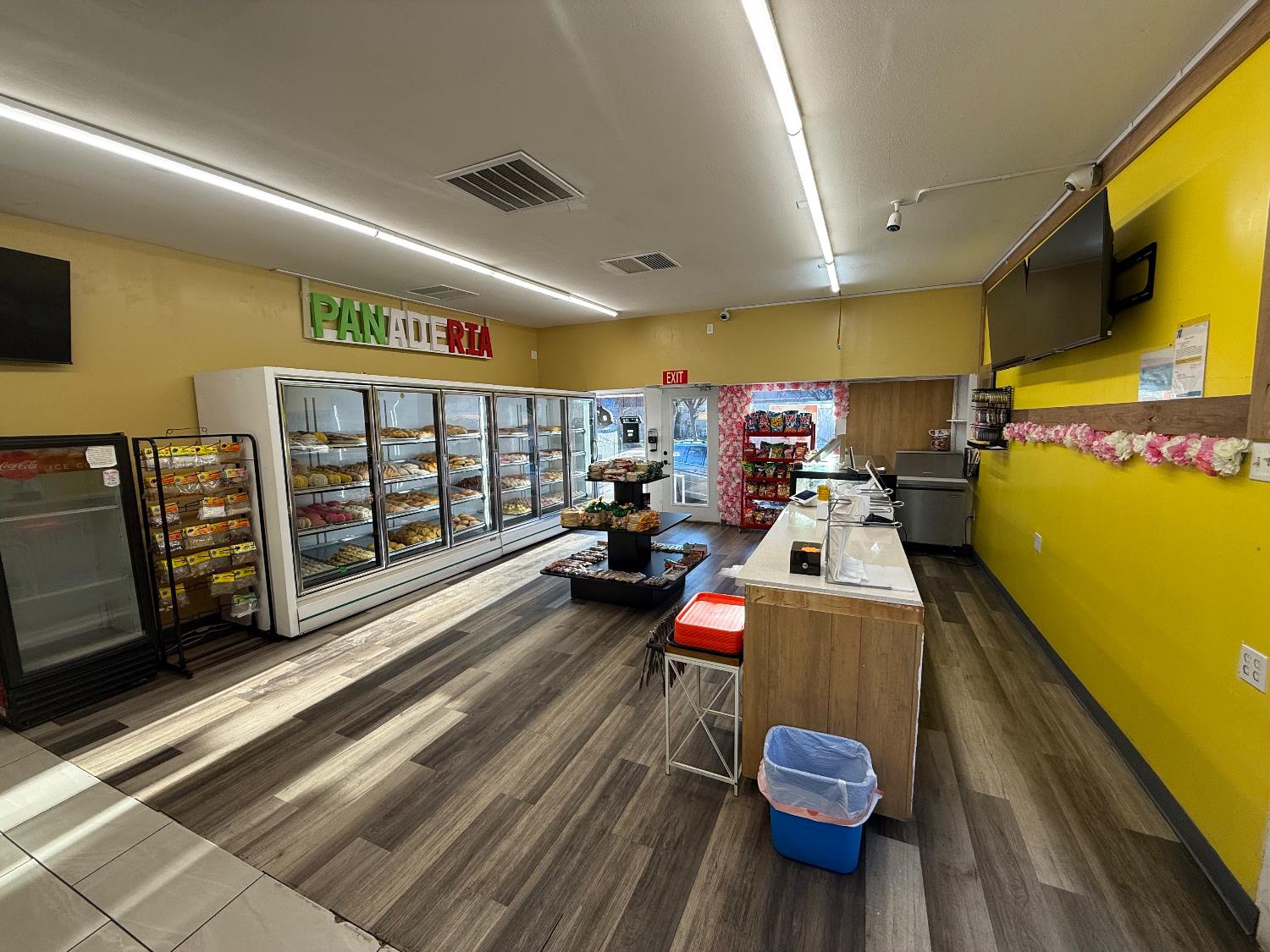 224 E St, Waterford, CA 95386