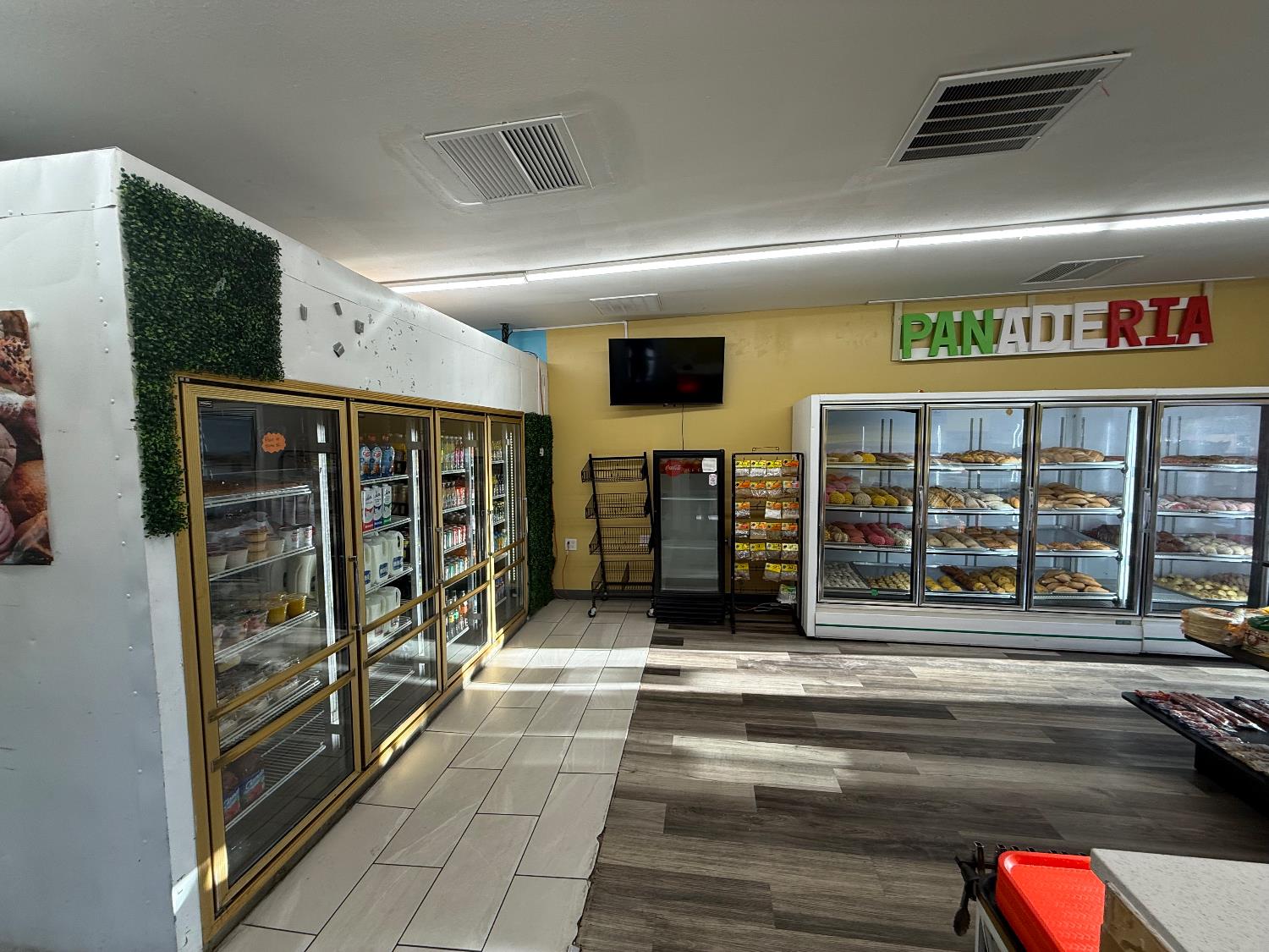 224 E St, Waterford, CA 95386