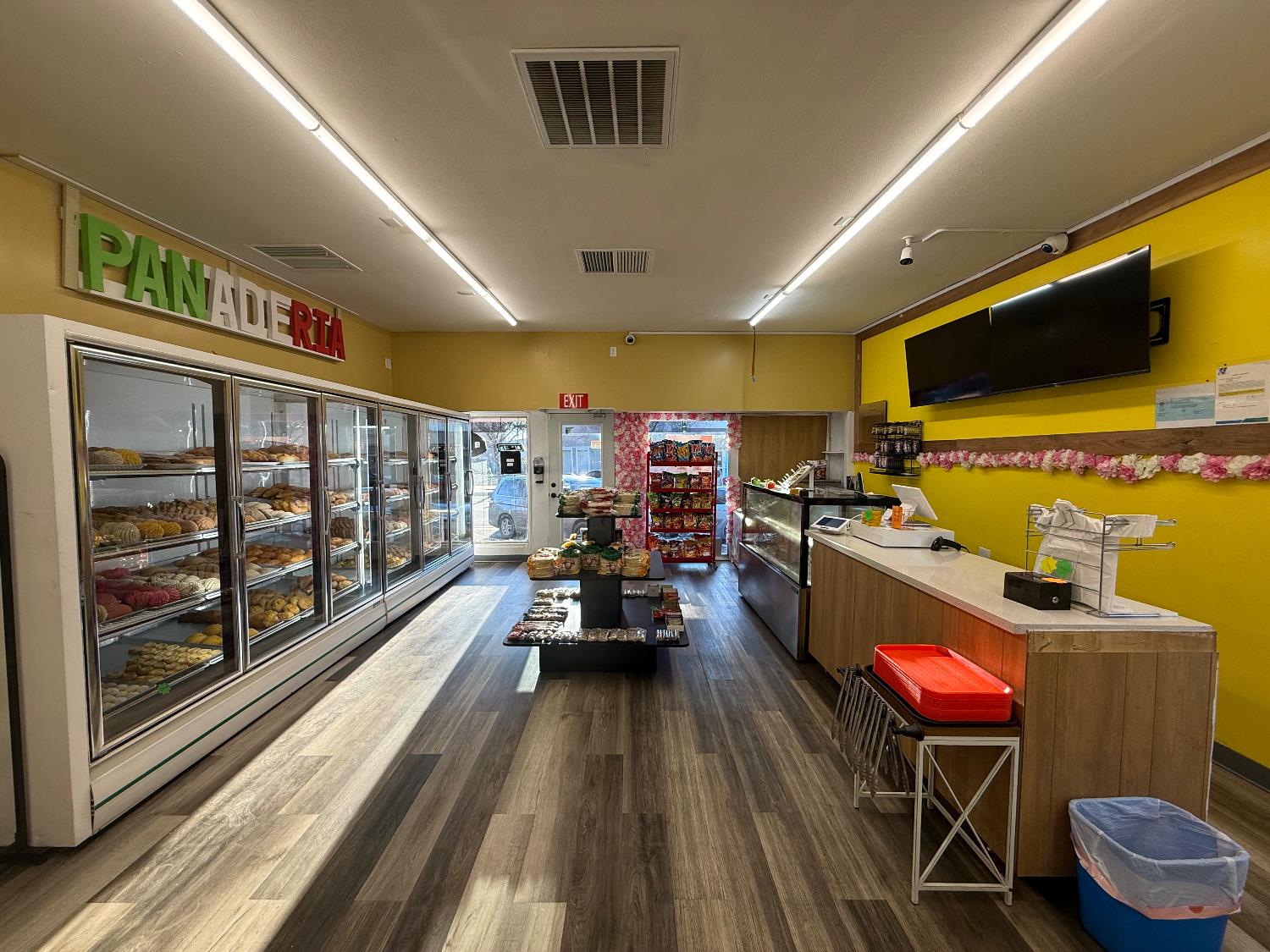 224 E St, Waterford, CA 95386