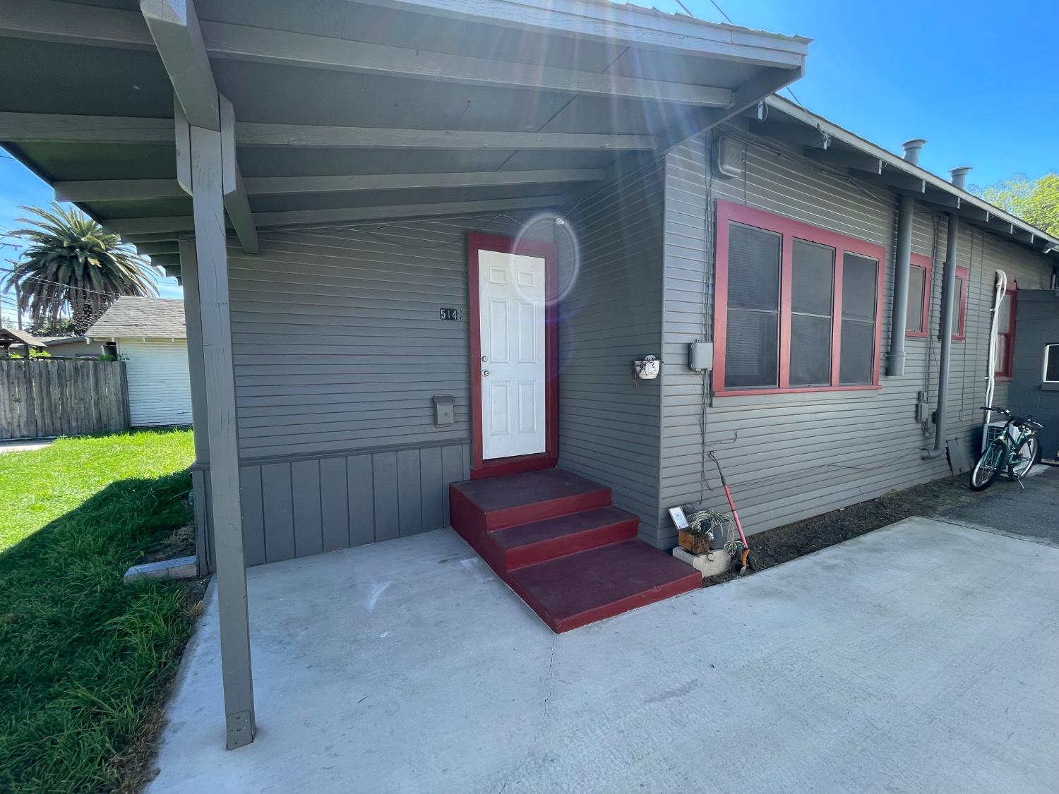 512 12th St, Modesto, CA 95354