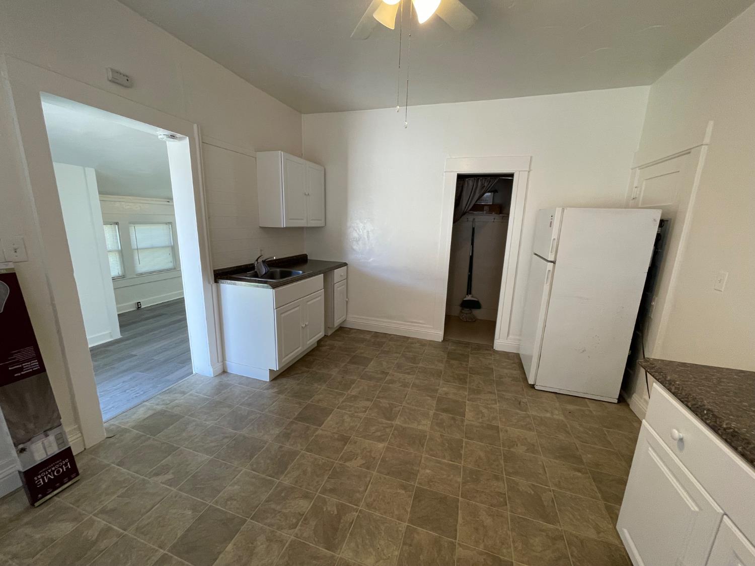 512 12th St, Modesto, CA 95354