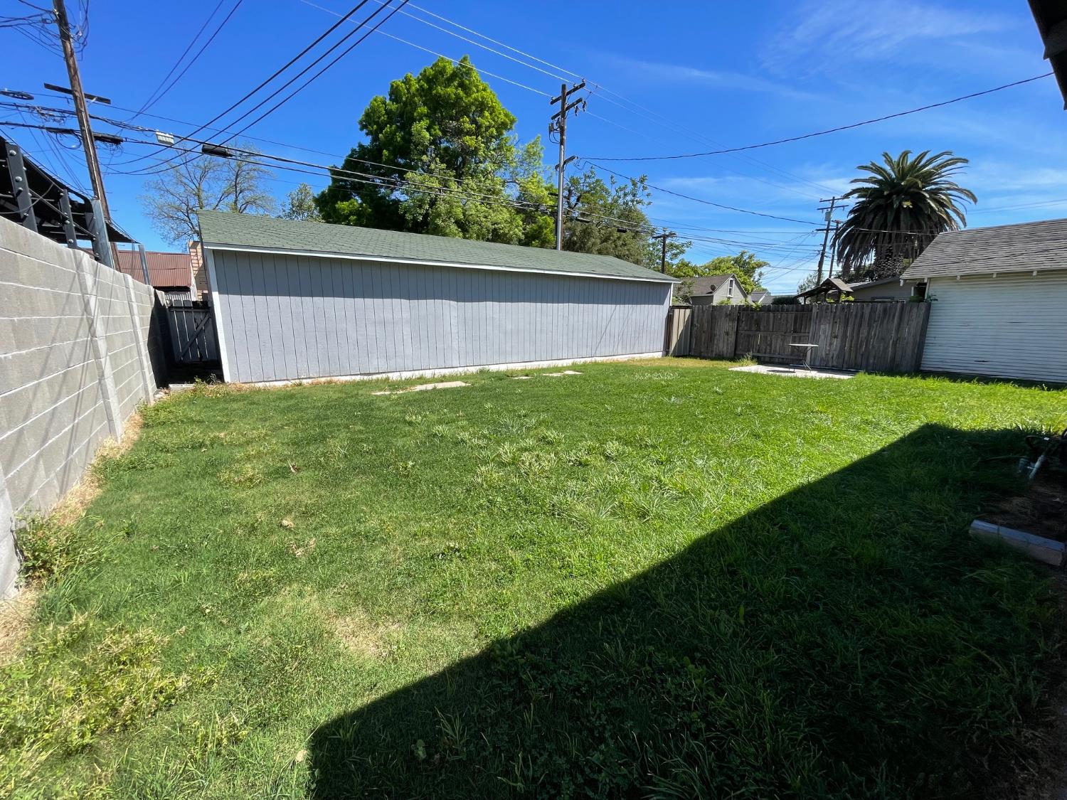 512 12th St, Modesto, CA 95354