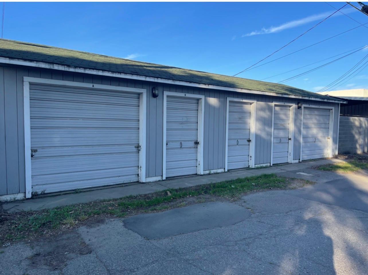 512 12th St, Modesto, CA 95354