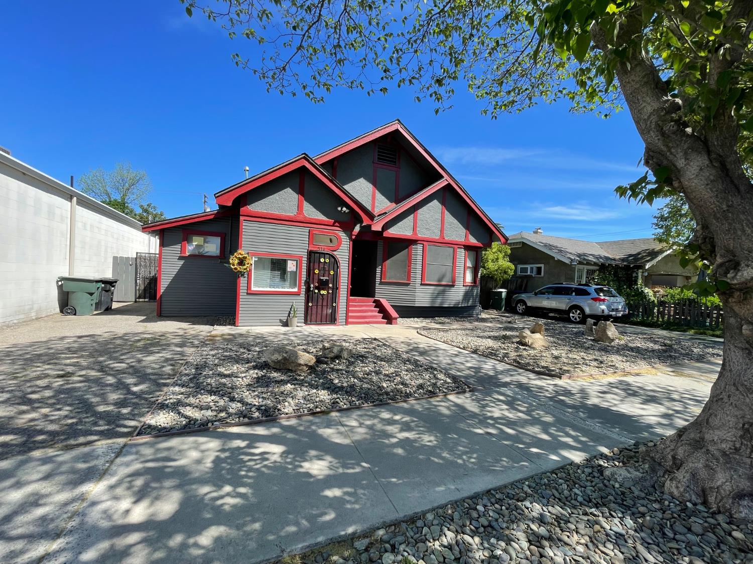 512 12th St, Modesto, CA 95354