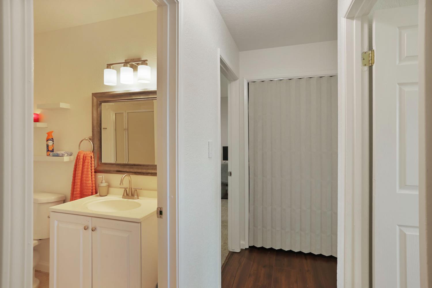 1208 Guiseppe Ln, Modesto, CA 95355