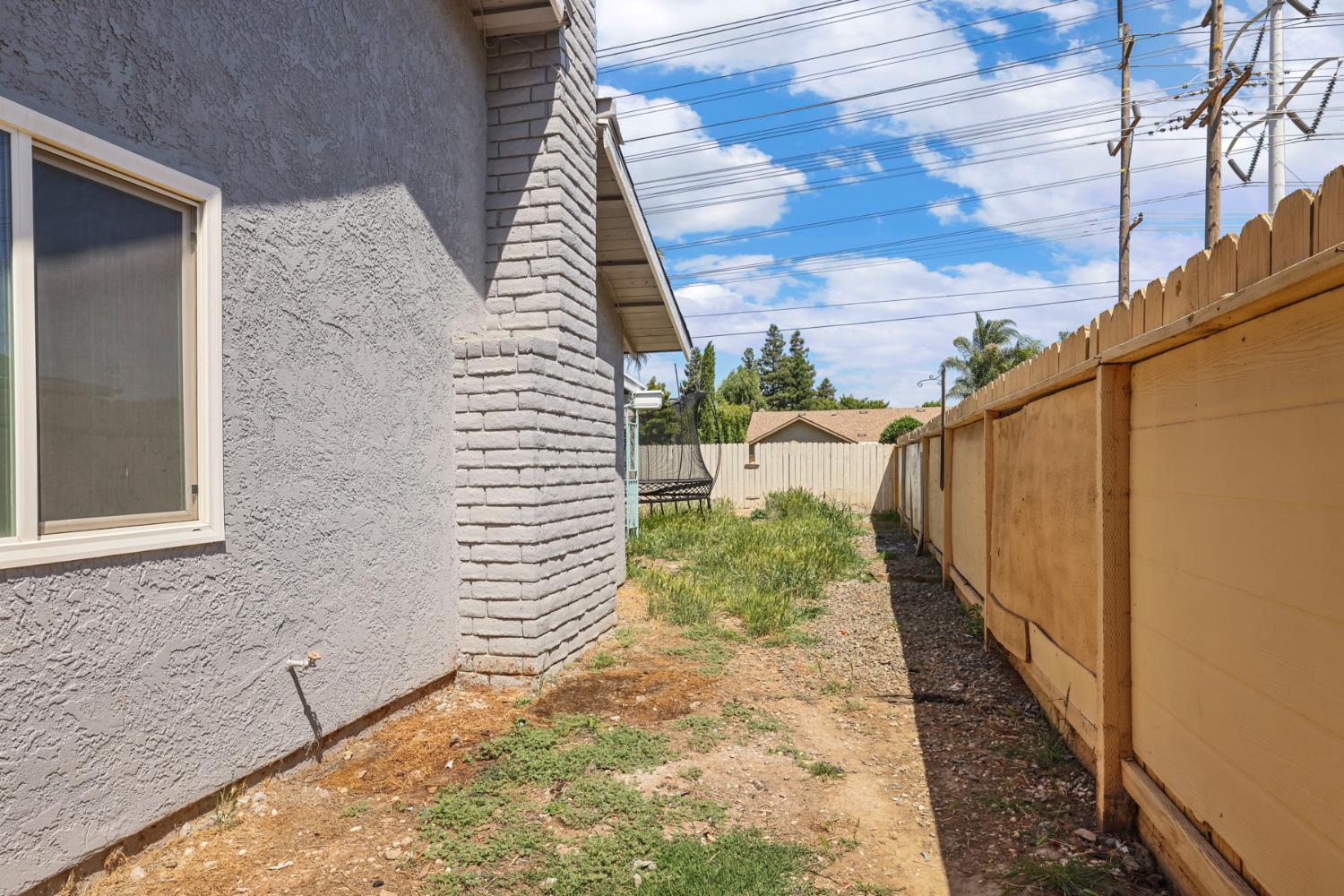 1208 Guiseppe Ln, Modesto, CA 95355