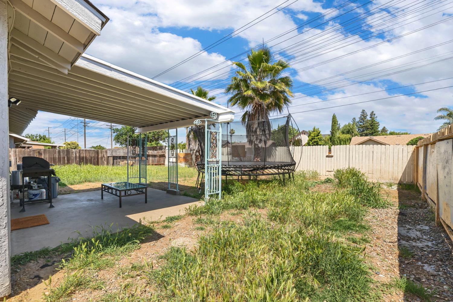 1208 Guiseppe Ln, Modesto, CA 95355