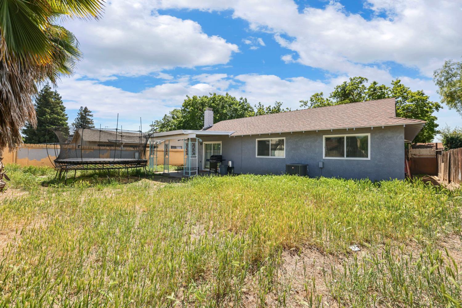 1208 Guiseppe Ln, Modesto, CA 95355