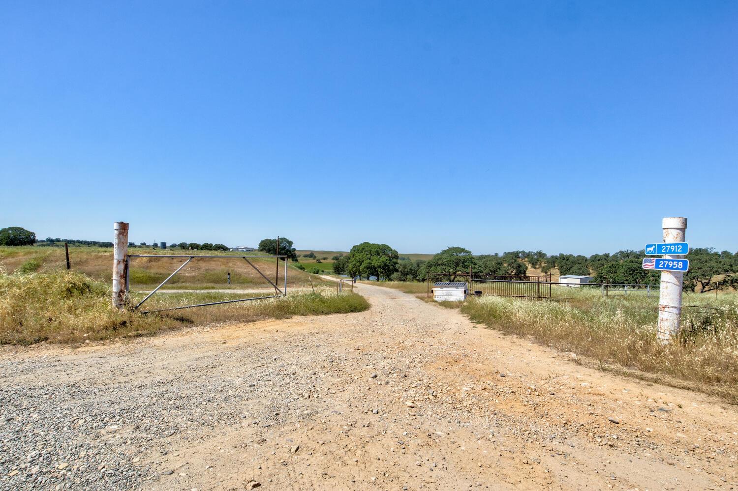 27900 Cooperstown Rd, La Grange, CA 95329