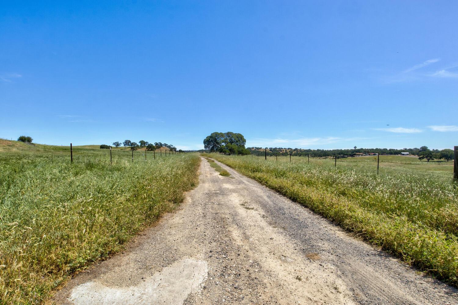 27900 Cooperstown Rd, La Grange, CA 95329