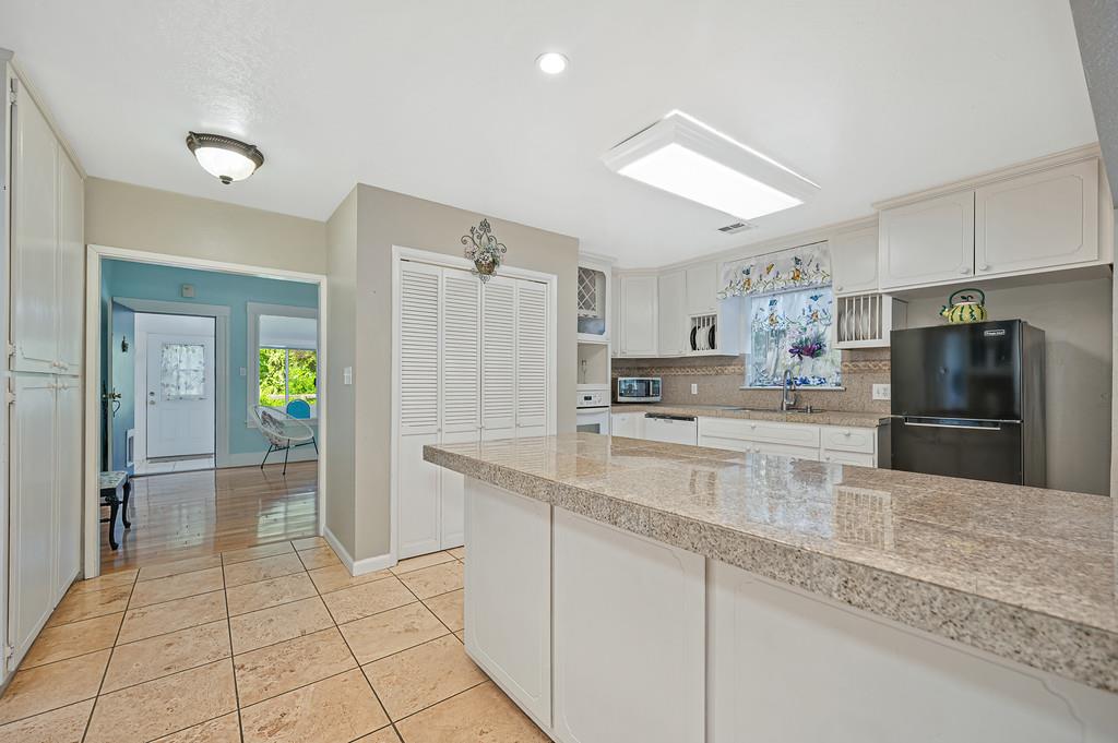 10813 Stone Rd, Oakdale, CA 95361