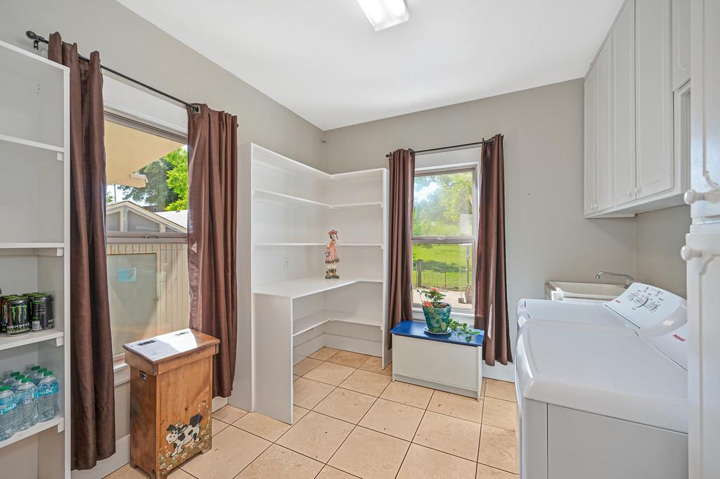 10813 Stone Rd, Oakdale, CA 95361