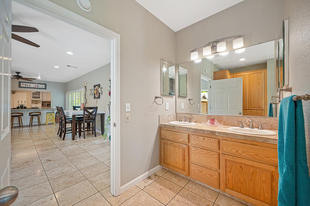 10813 Stone Rd, Oakdale, CA 95361