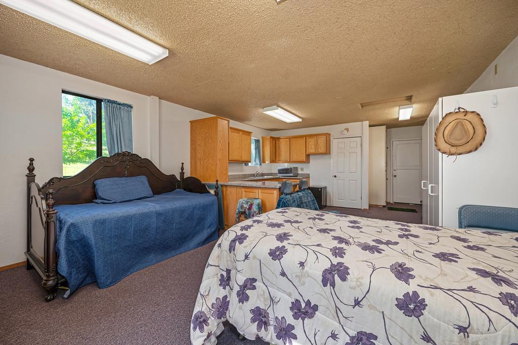 10813 Stone Rd, Oakdale, CA 95361