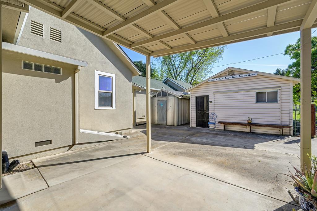 10813 Stone Rd, Oakdale, CA 95361