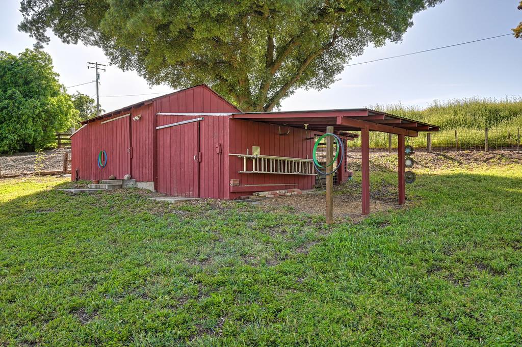 10813 Stone Rd, Oakdale, CA 95361