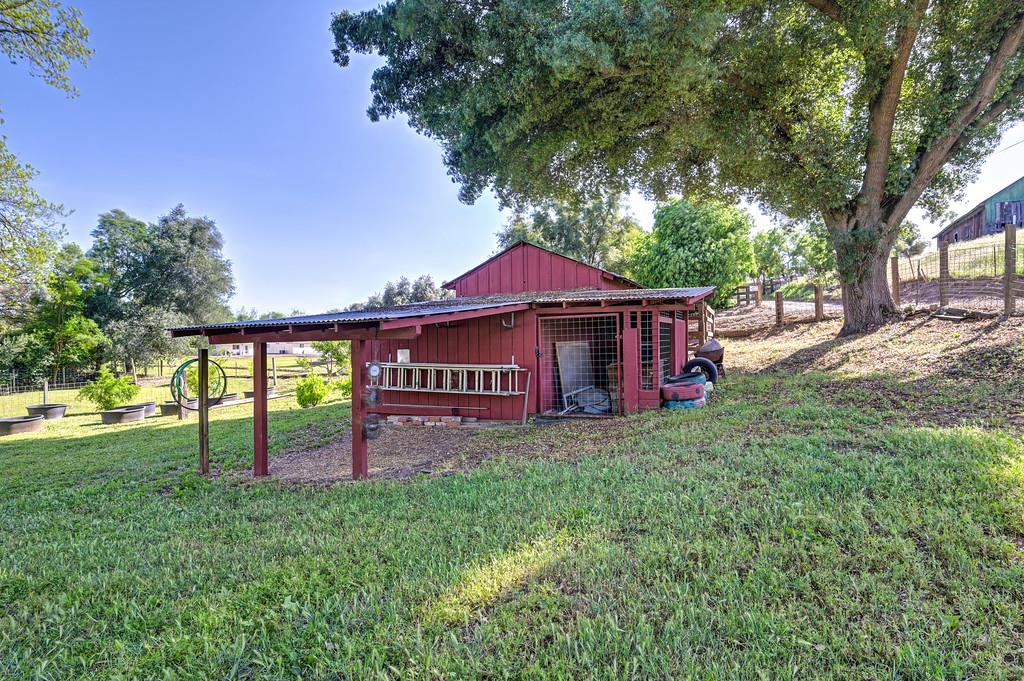 10813 Stone Rd, Oakdale, CA 95361
