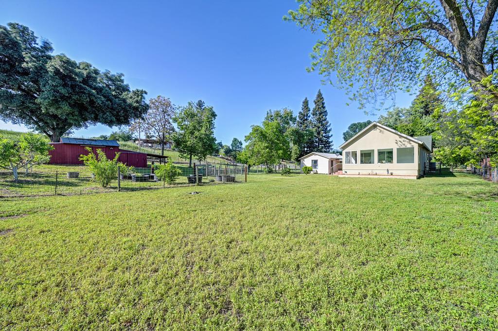 10813 Stone Rd, Oakdale, CA 95361