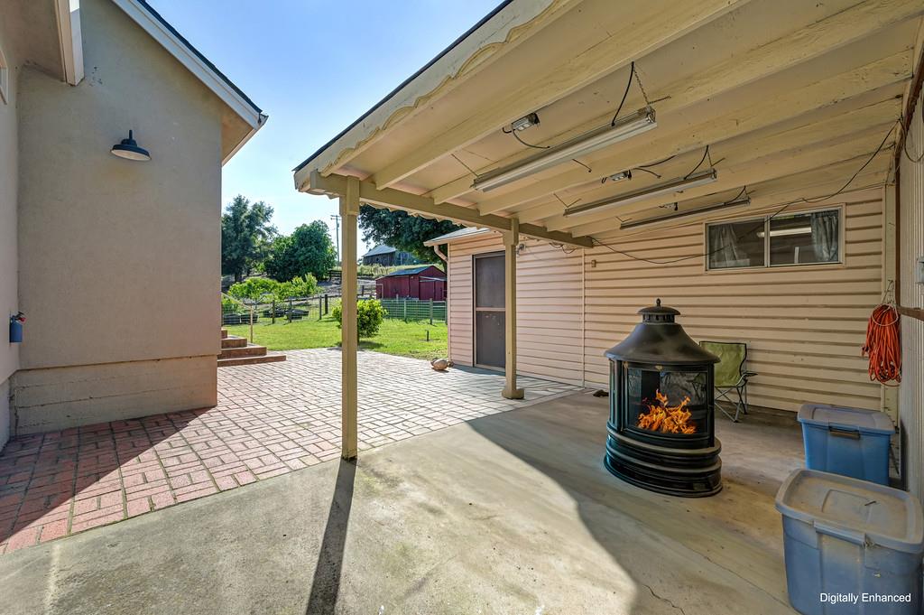 10813 Stone Rd, Oakdale, CA 95361