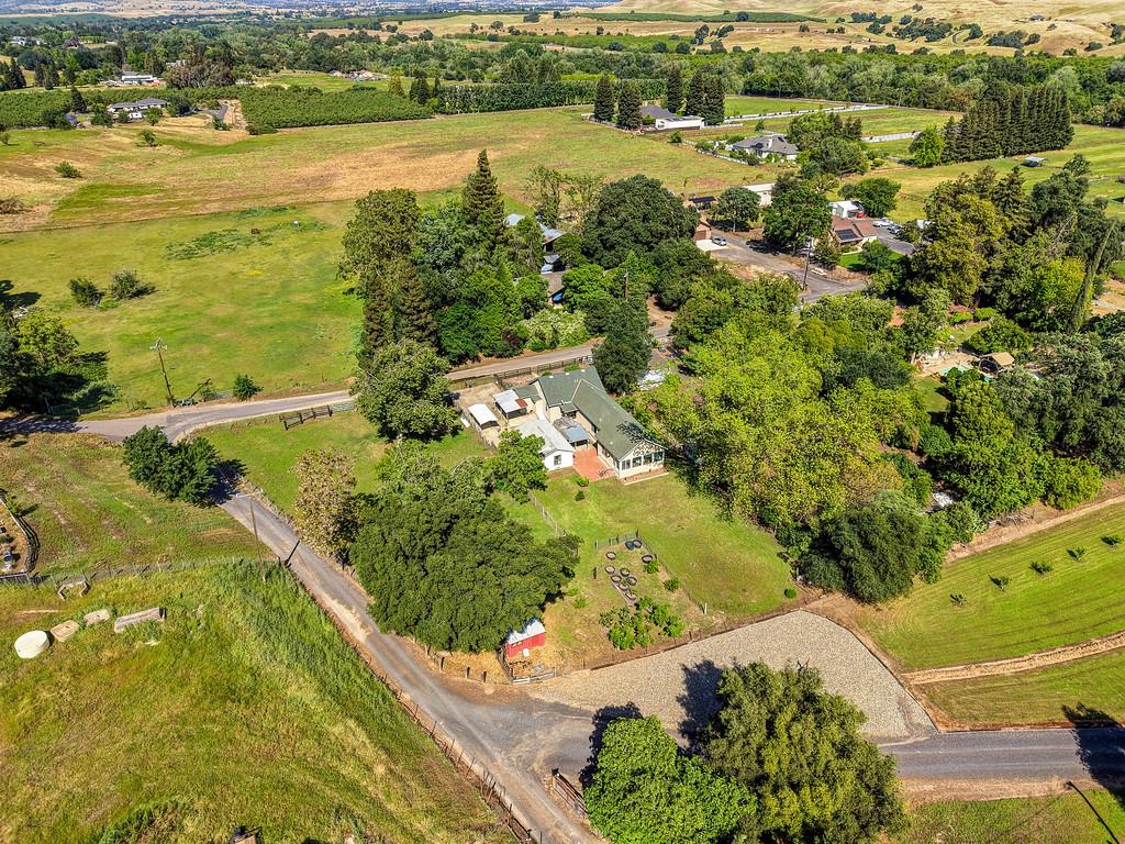 10813 Stone Rd, Oakdale, CA 95361