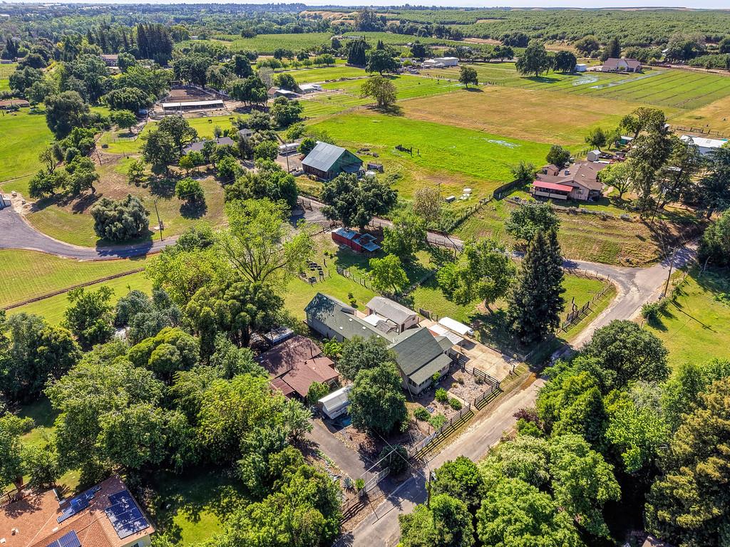 10813 Stone Rd, Oakdale, CA 95361