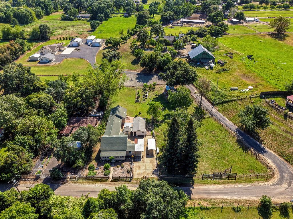 10813 Stone Rd, Oakdale, CA 95361