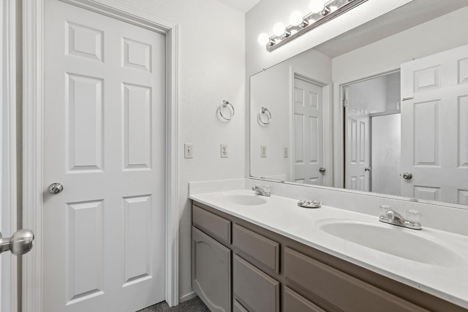 504 Van Dyken Way, Ripon, CA 95366