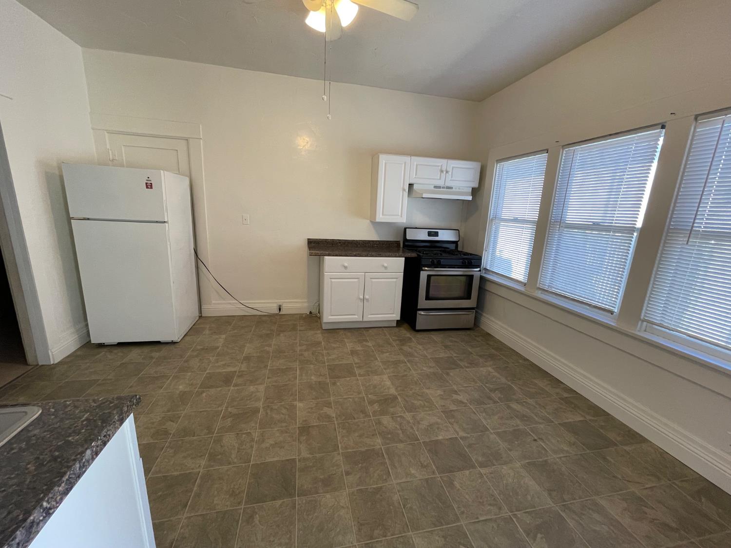 512 12th St, Modesto, CA 95354