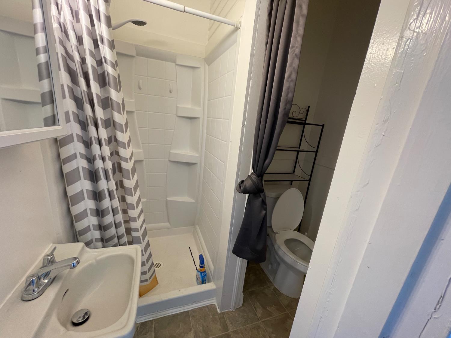 512 12th St, Modesto, CA 95354