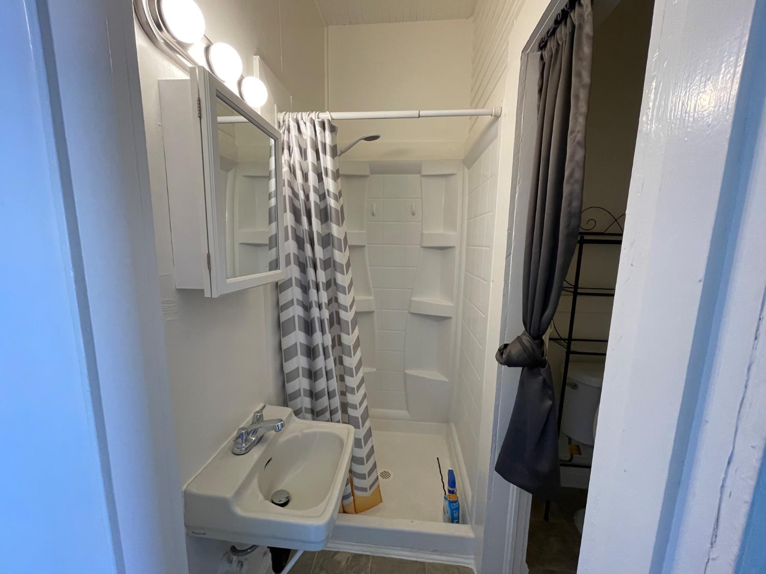 512 12th St, Modesto, CA 95354