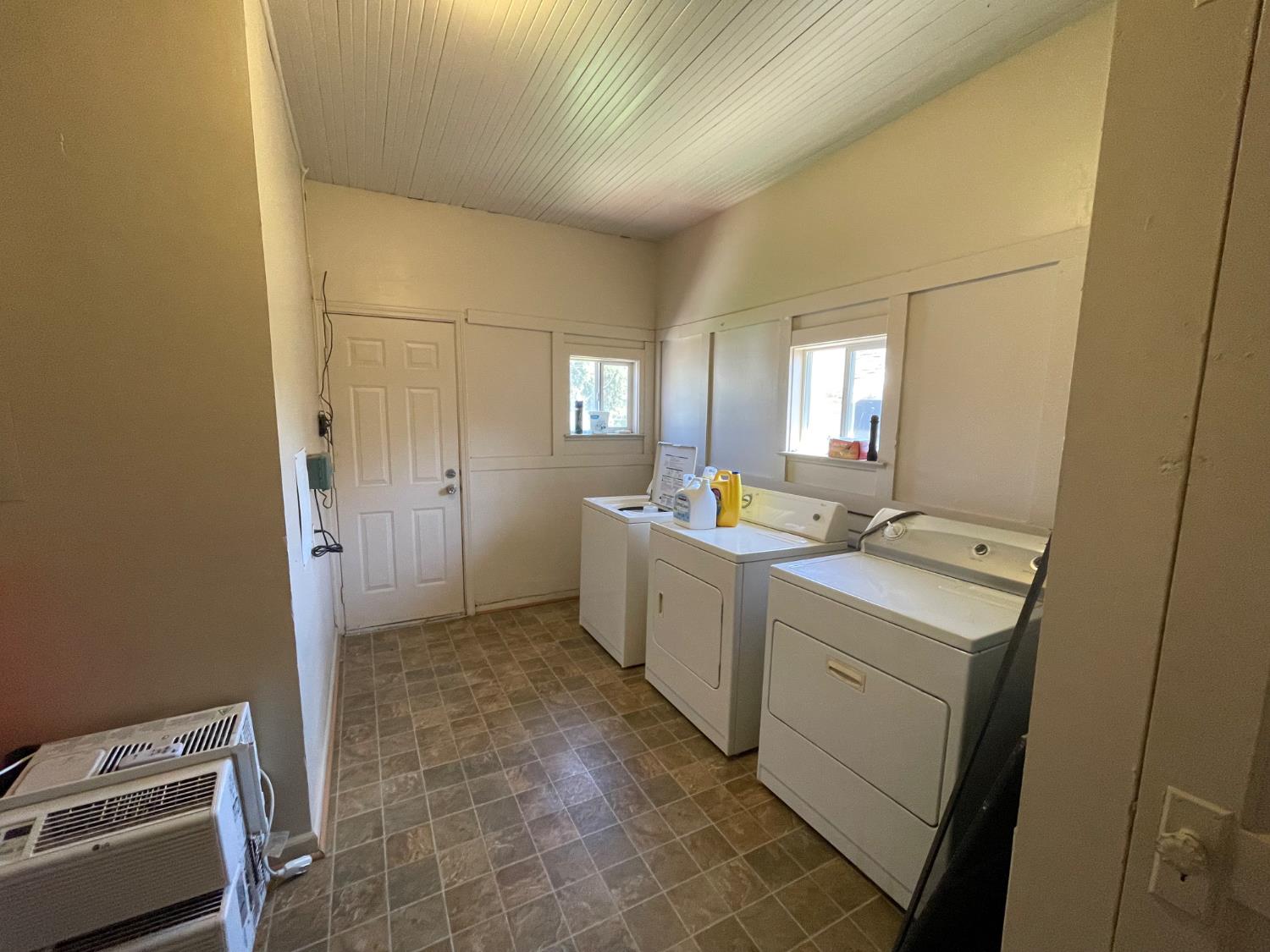 512 12th St, Modesto, CA 95354