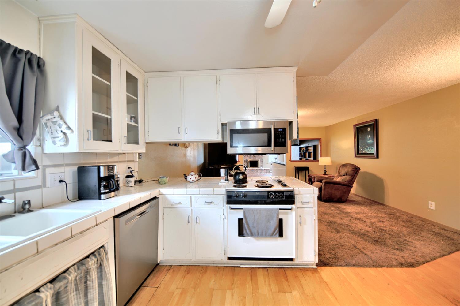 6521 Narcisco Way, Hughson, CA 95326