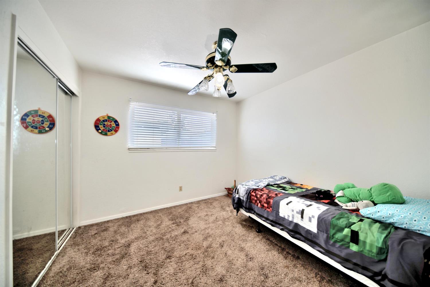 6521 Narcisco Way, Hughson, CA 95326