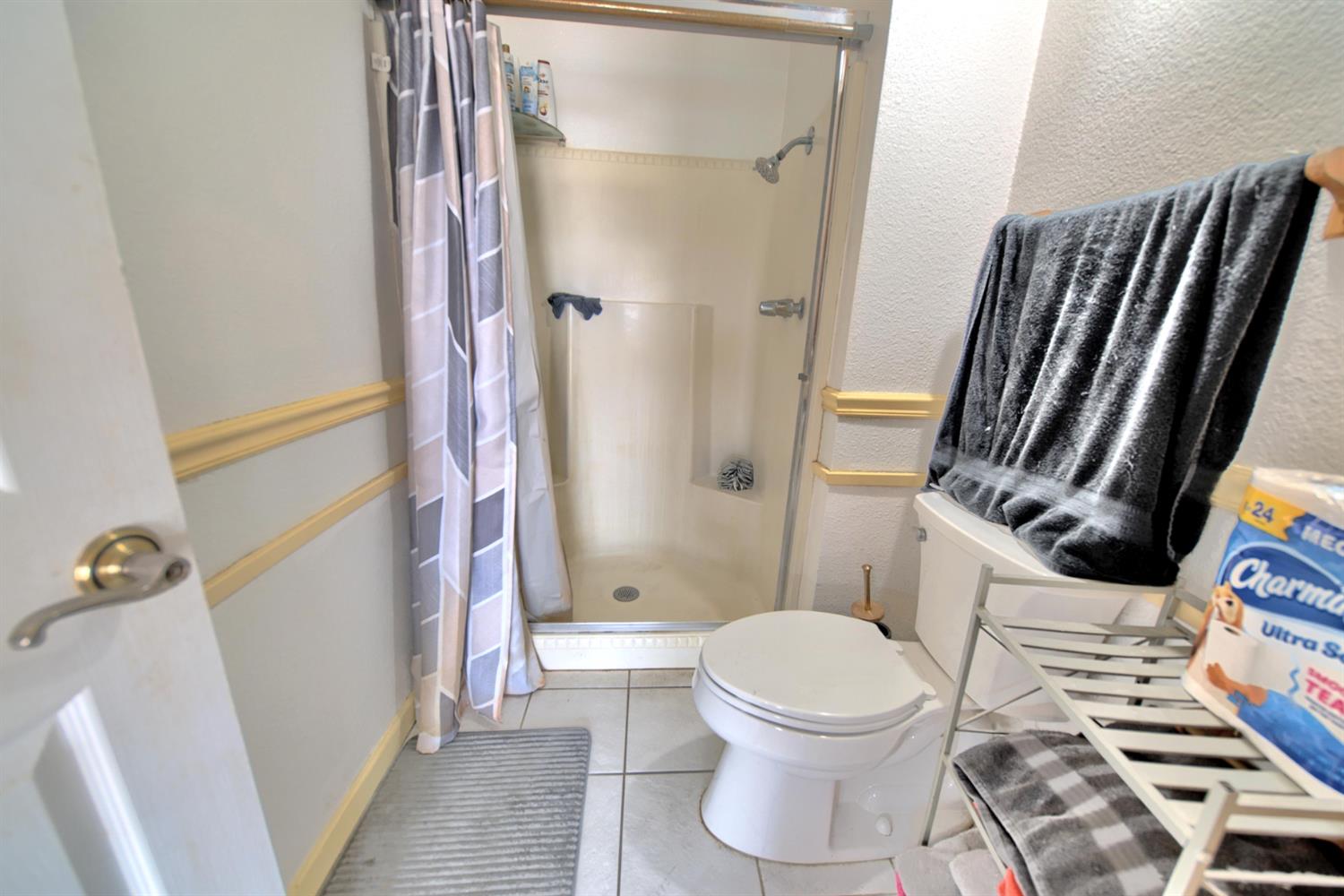 6521 Narcisco Way, Hughson, CA 95326