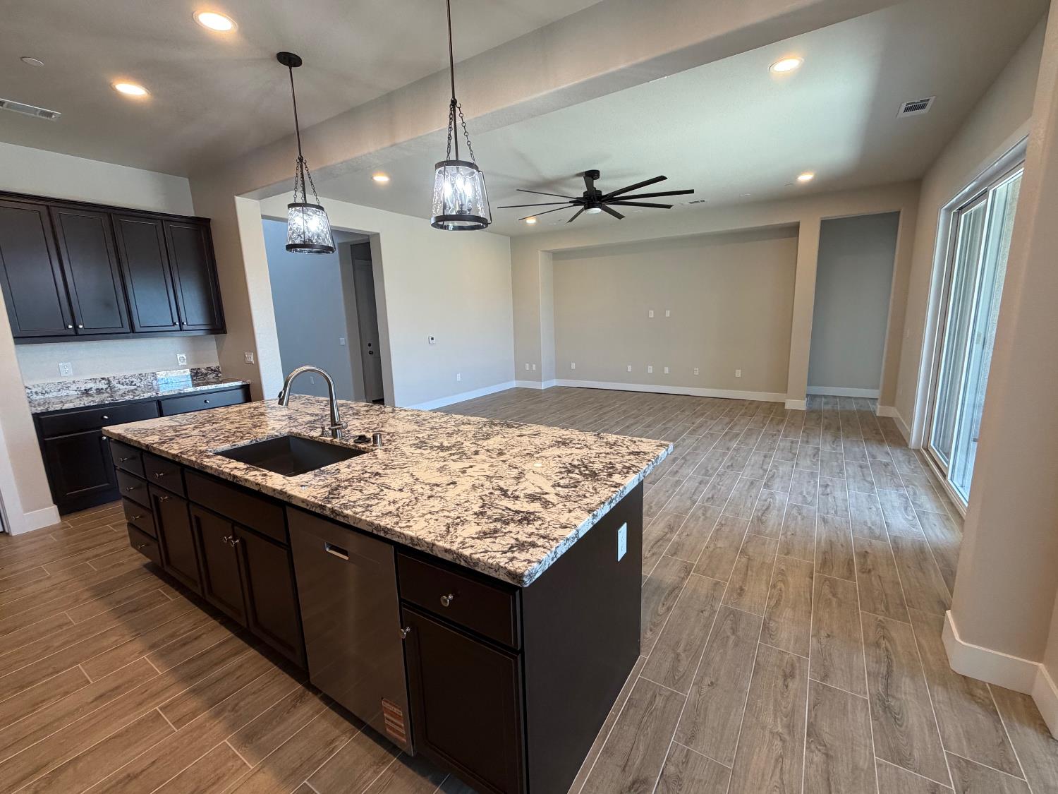 378 Tigris St, Manteca, CA 95337