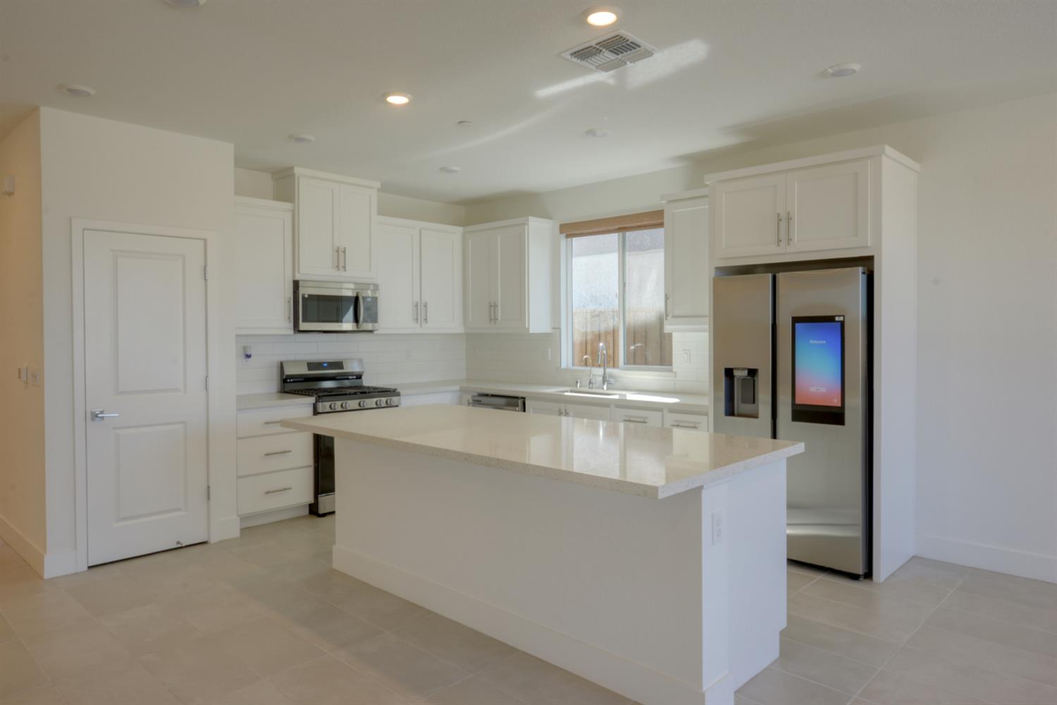 2109 Blossom Ranch, Patterson, CA 95363