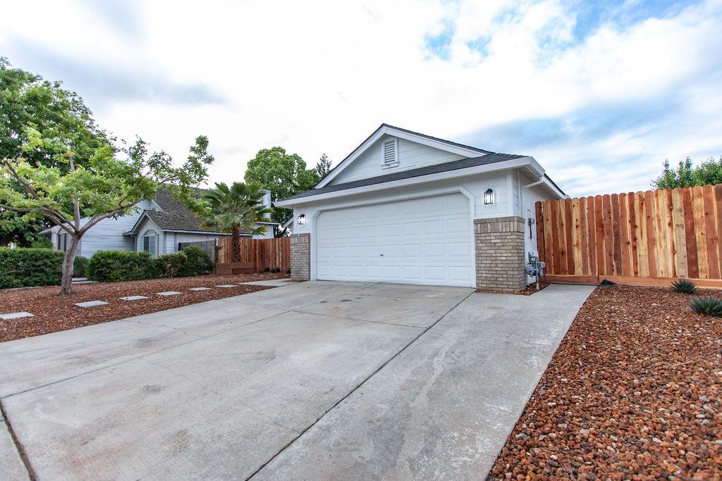 1444 Waterthrush Way, Turlock, CA 95382