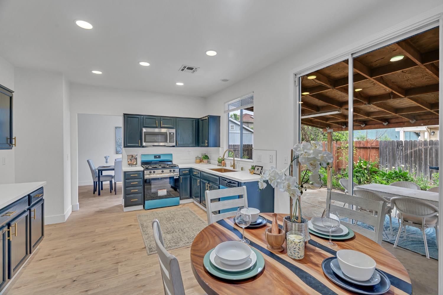 1994 Pasado Ave, Manteca, CA 95336