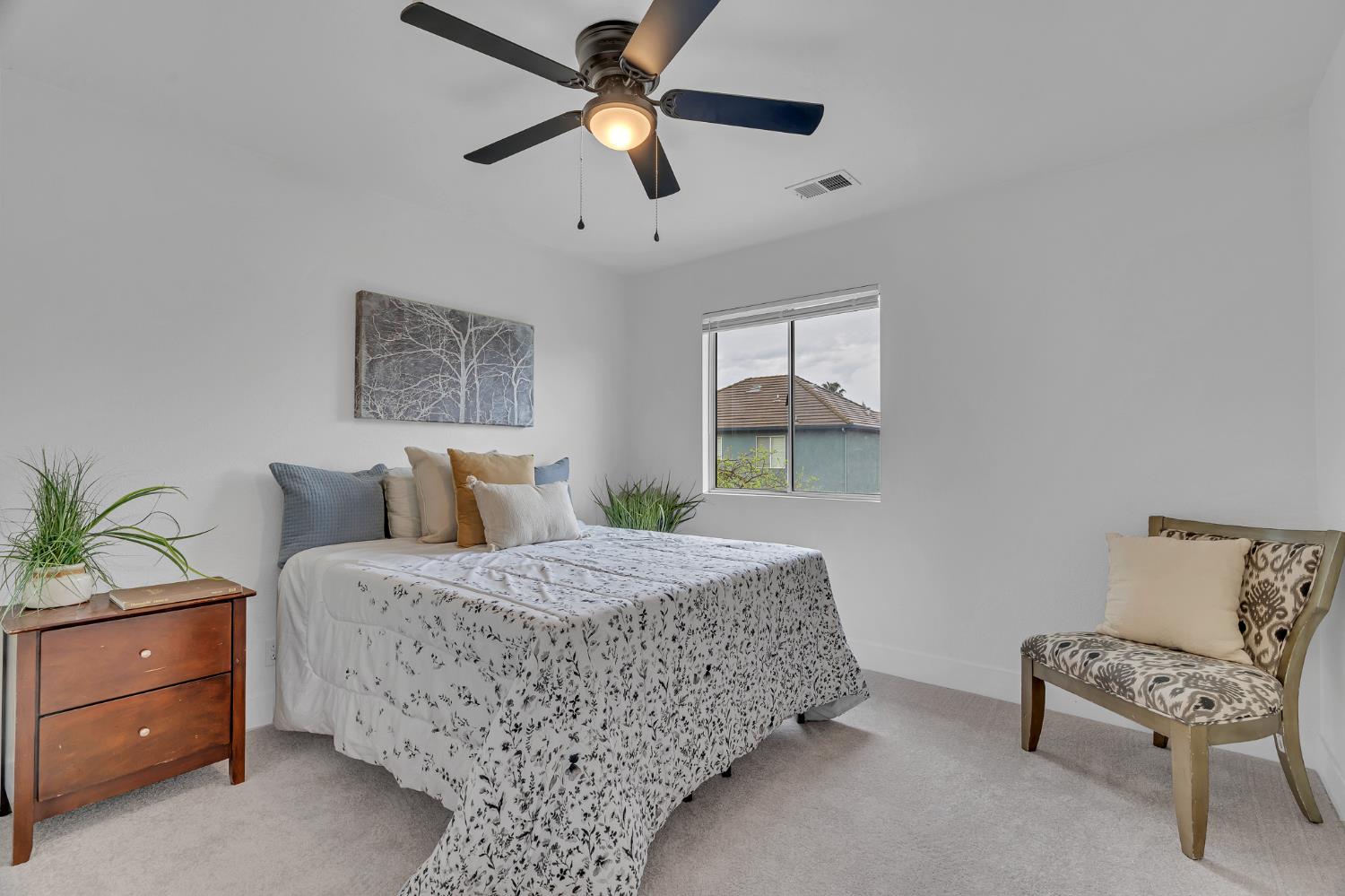 1994 Pasado Ave, Manteca, CA 95336