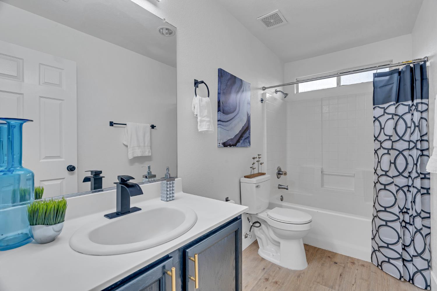 1994 Pasado Ave, Manteca, CA 95336