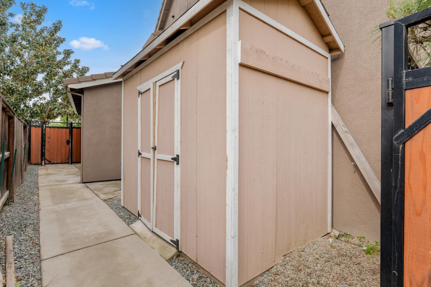 5310 Homewood Way, Riverbank, CA 95367