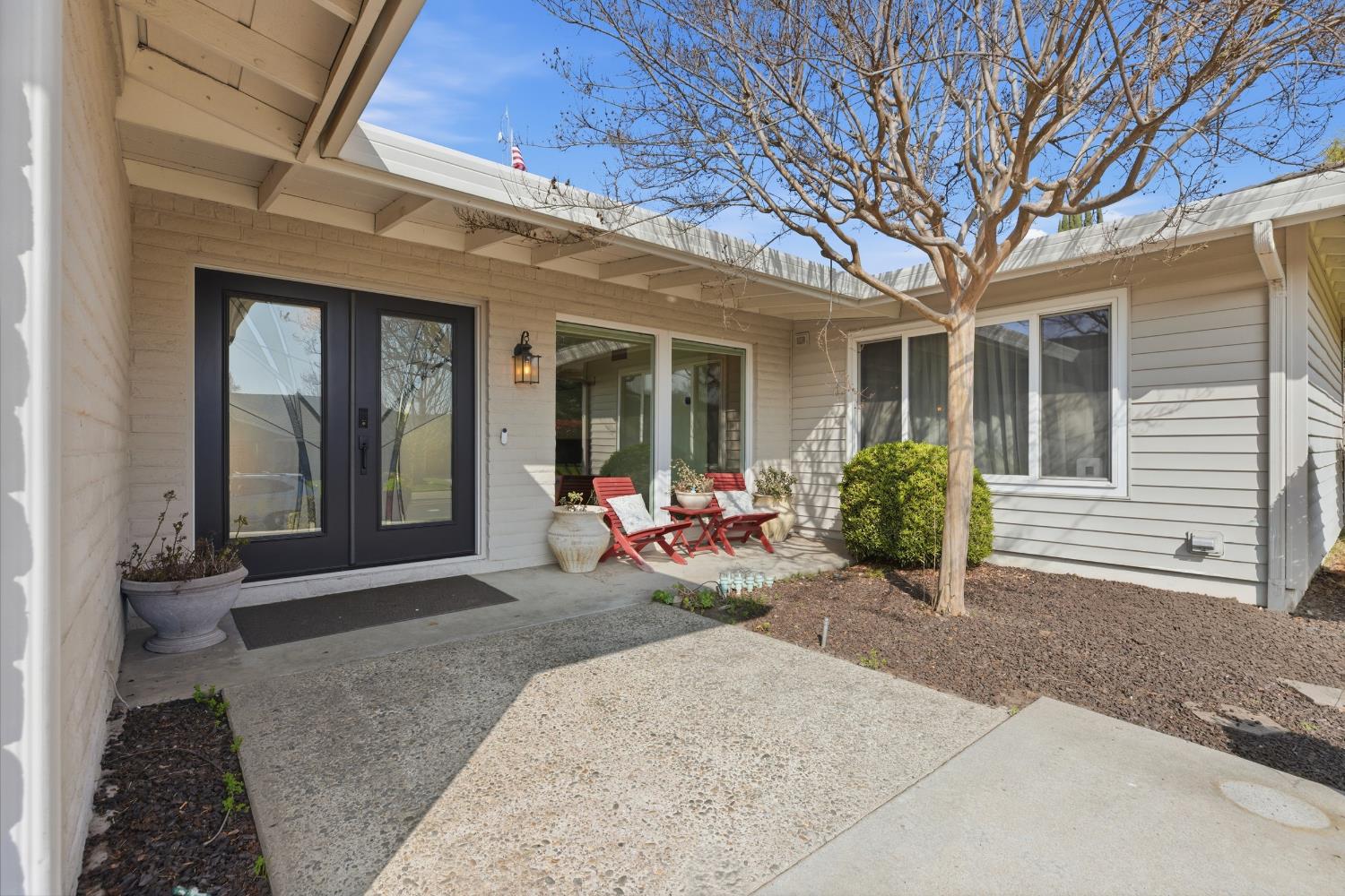 16227 Spring Creek Dr, Ripon, CA 95366